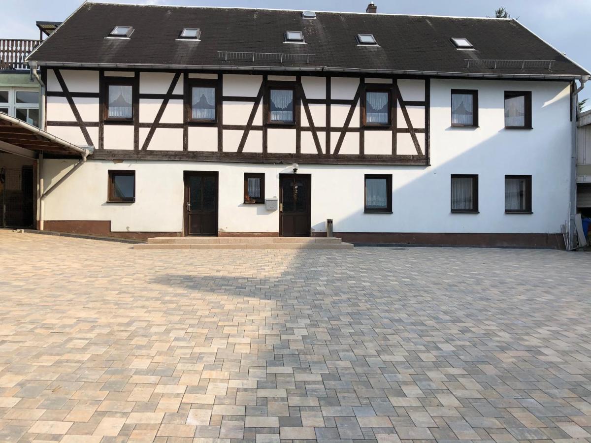 Pension & Gaststaette Bauernstube Heinsdorfergrund Exterior photo